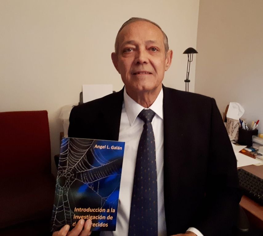 Ángel Galán presenta su libro en Vigo